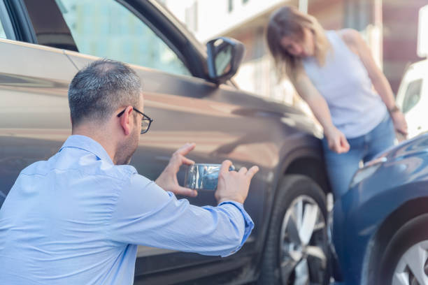 Professional Full Coverage Car Insurance technician working in Bloomington, IL